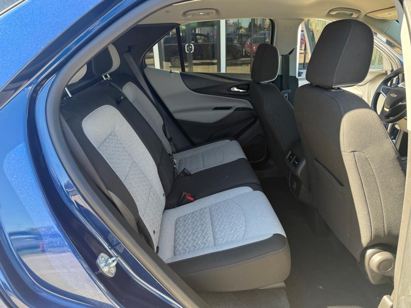 Chevrolet Equinox Vehicle Image 14