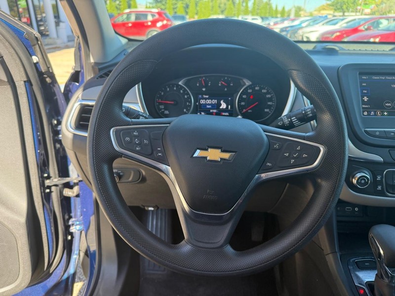 Chevrolet Equinox Vehicle Image 21