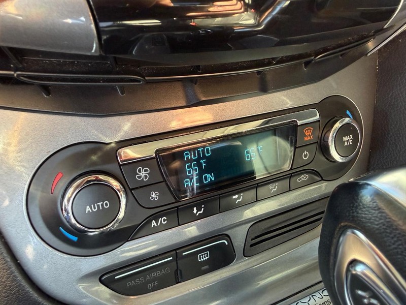 Chevrolet Equinox Vehicle Image 38