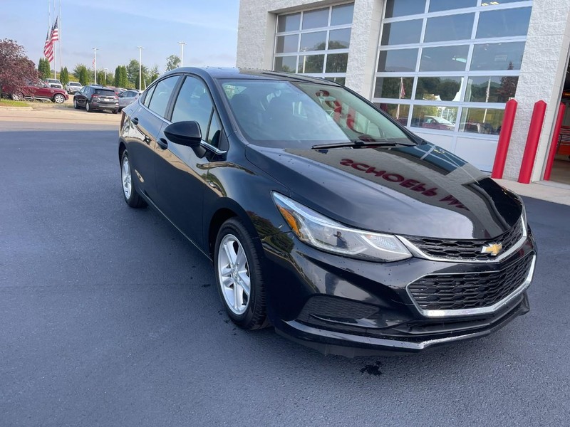 Chevrolet Cruze Vehicle Image 02
