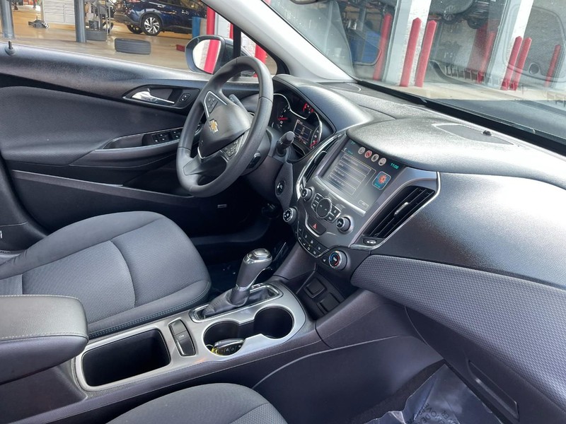 Chevrolet Cruze Vehicle Image 04