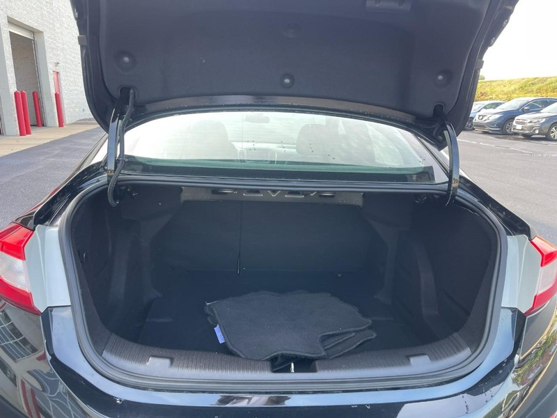 Chevrolet Cruze Vehicle Image 12