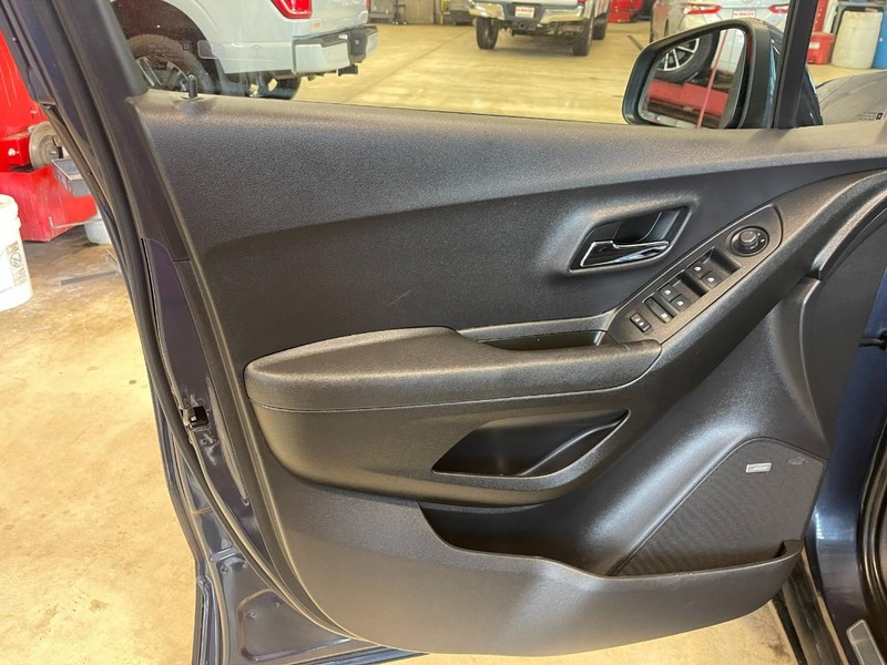 Chevrolet Trax Vehicle Image 14