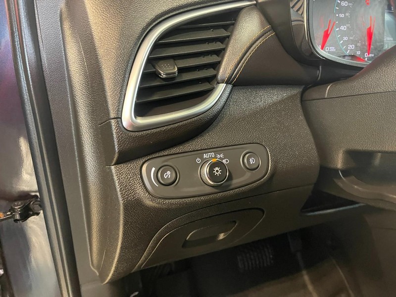 Chevrolet Trax Vehicle Image 15