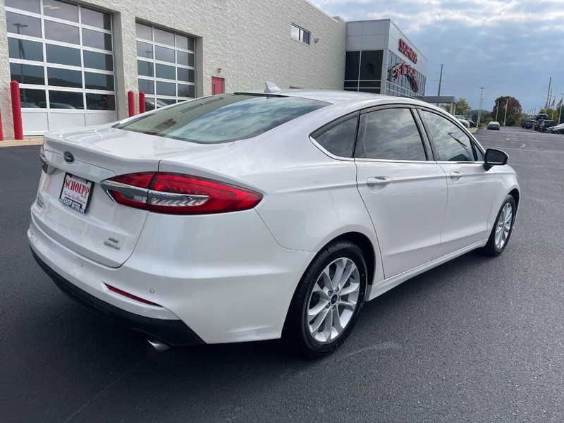 Ford Fusion Vehicle Image 03