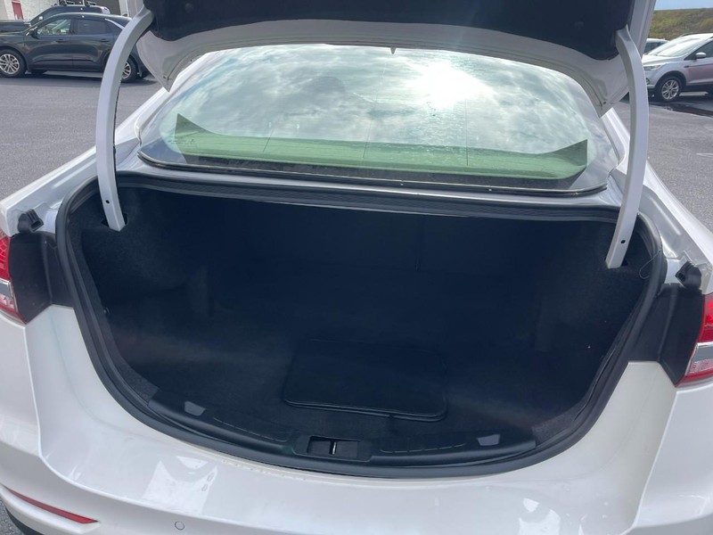 Ford Fusion Vehicle Image 15