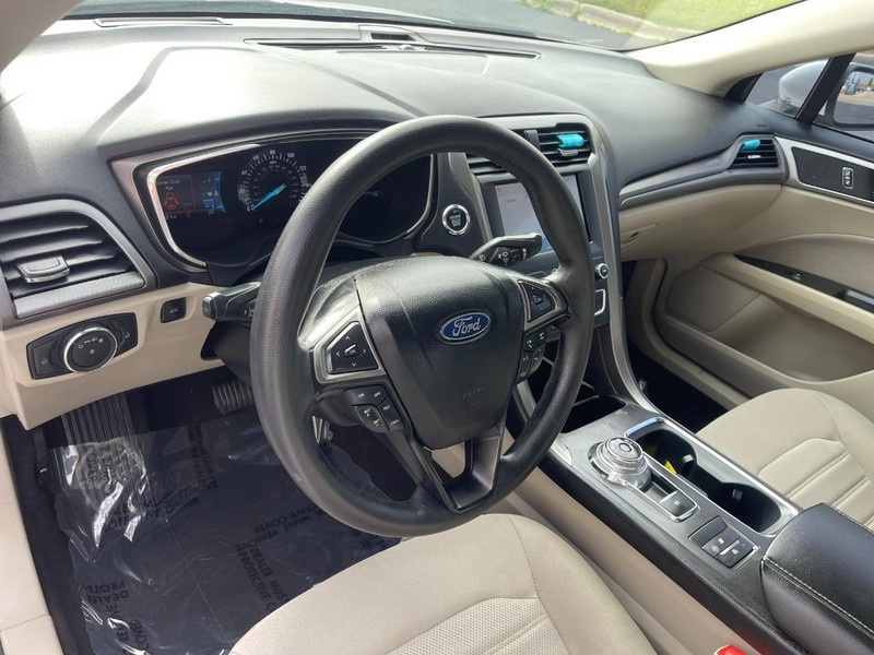 Ford Fusion Vehicle Image 20