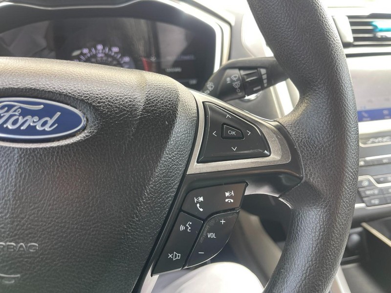 Ford Fusion Vehicle Image 22
