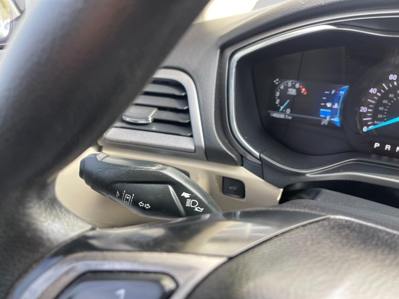 Ford Fusion Vehicle Image 23