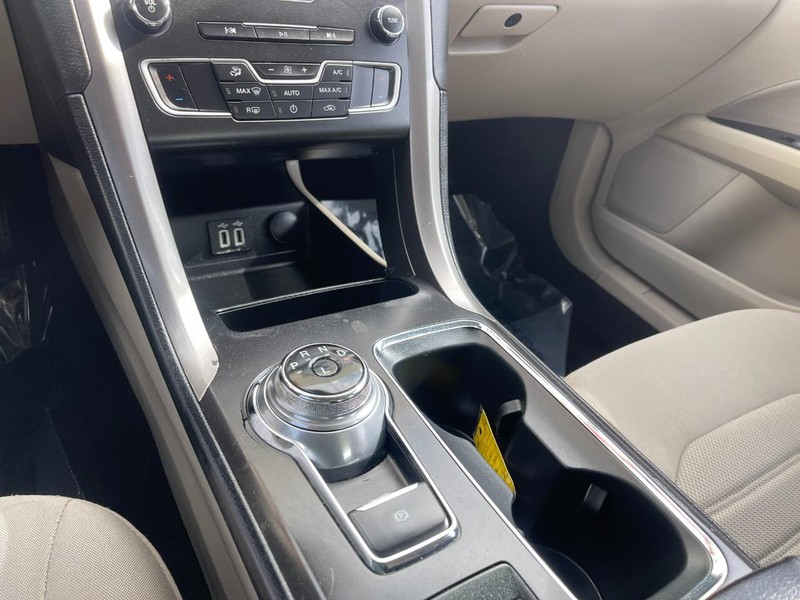 Ford Fusion Vehicle Image 27