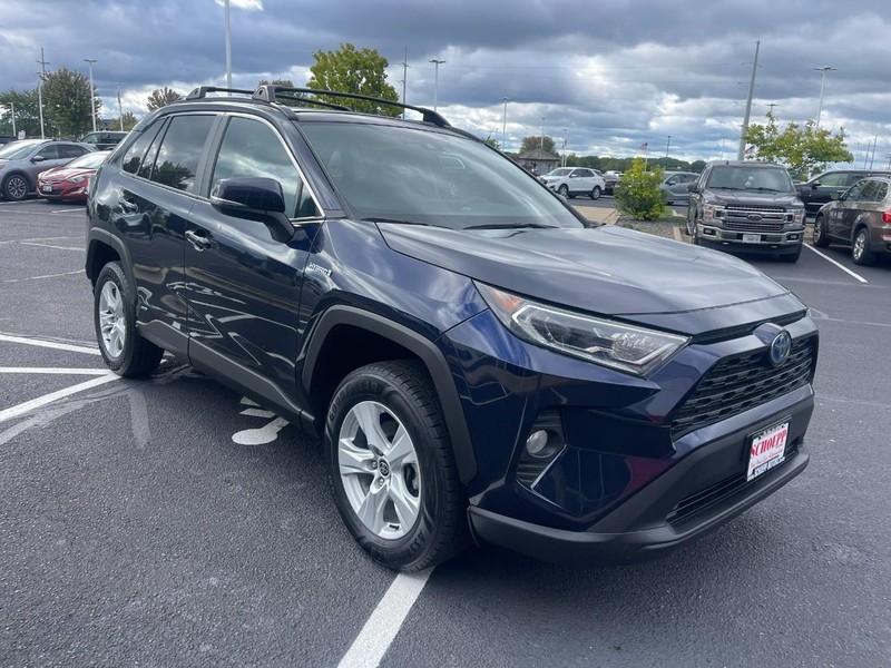 Toyota RAV4 Vehicle Image 02