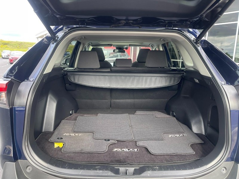 Toyota RAV4 Vehicle Image 16