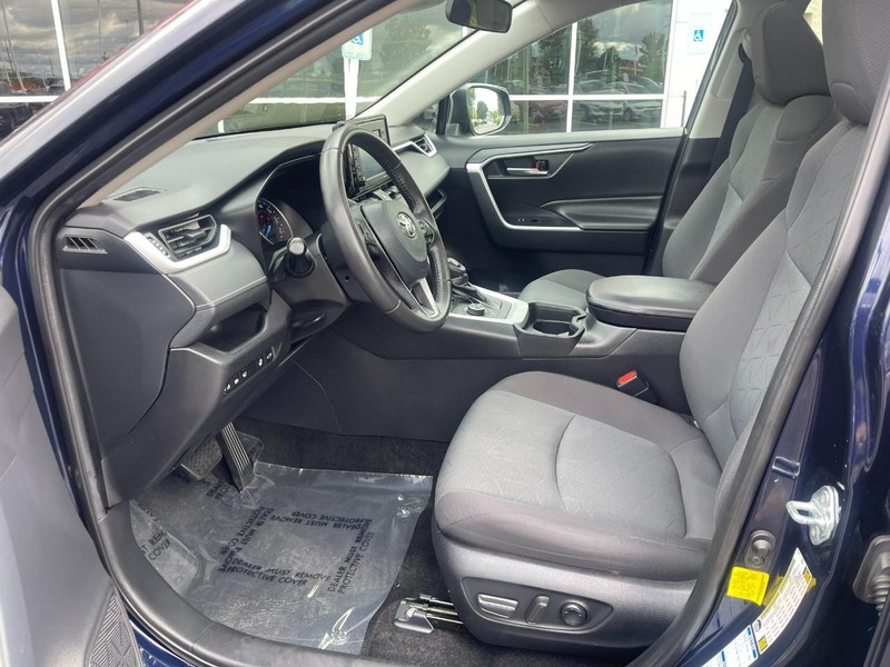 Toyota RAV4 Vehicle Image 19