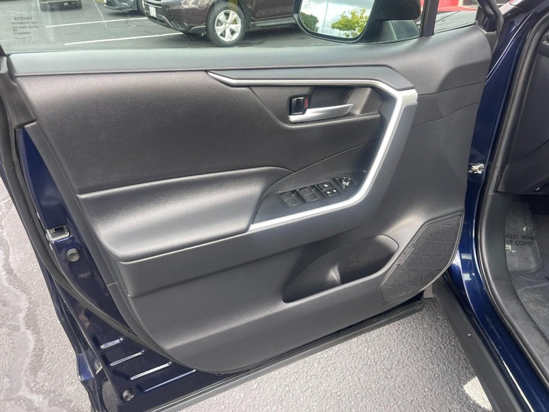 Toyota RAV4 Vehicle Image 20