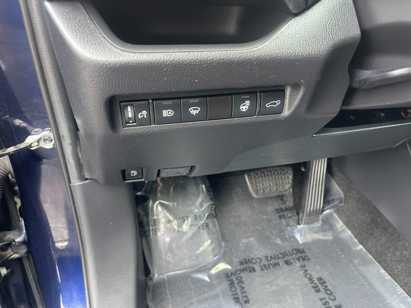 Toyota RAV4 Vehicle Image 21
