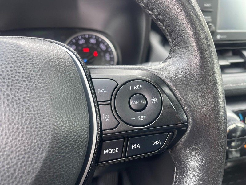 Toyota RAV4 Vehicle Image 24