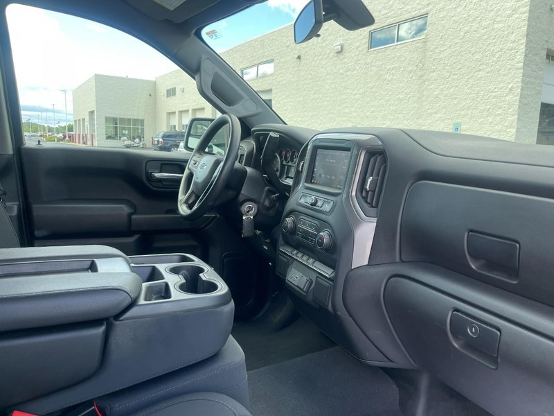 Chevrolet Silverado 1500 Vehicle Image 02