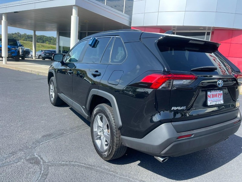 Toyota RAV4 Vehicle Image 04
