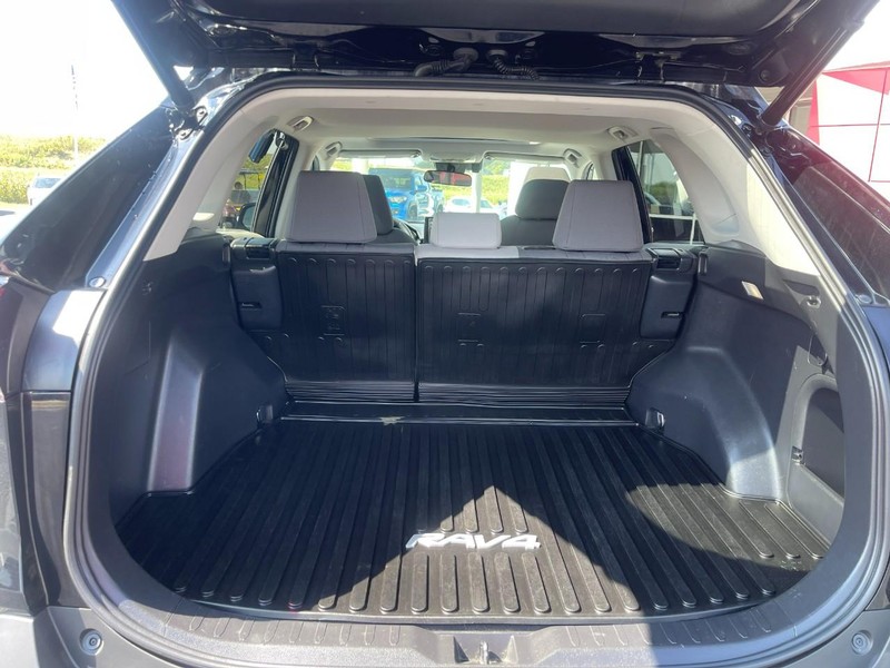 Toyota RAV4 Vehicle Image 13