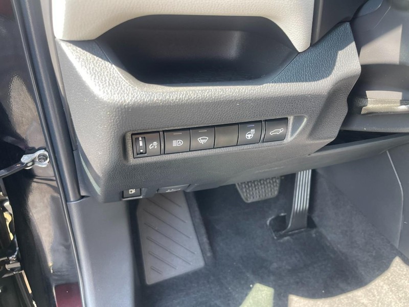 Toyota RAV4 Vehicle Image 18