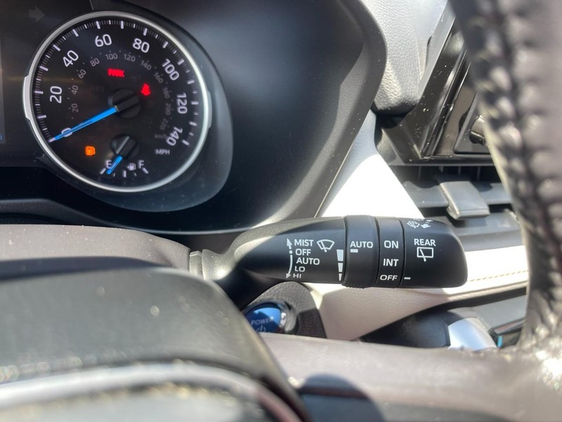 Toyota RAV4 Vehicle Image 23