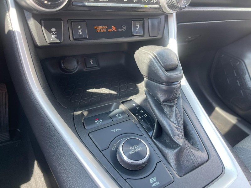 Toyota RAV4 Vehicle Image 25