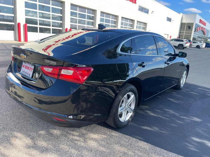 Chevrolet Malibu Vehicle Image 03
