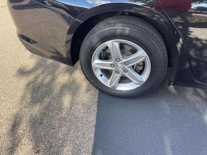 Chevrolet Malibu Vehicle Image 08