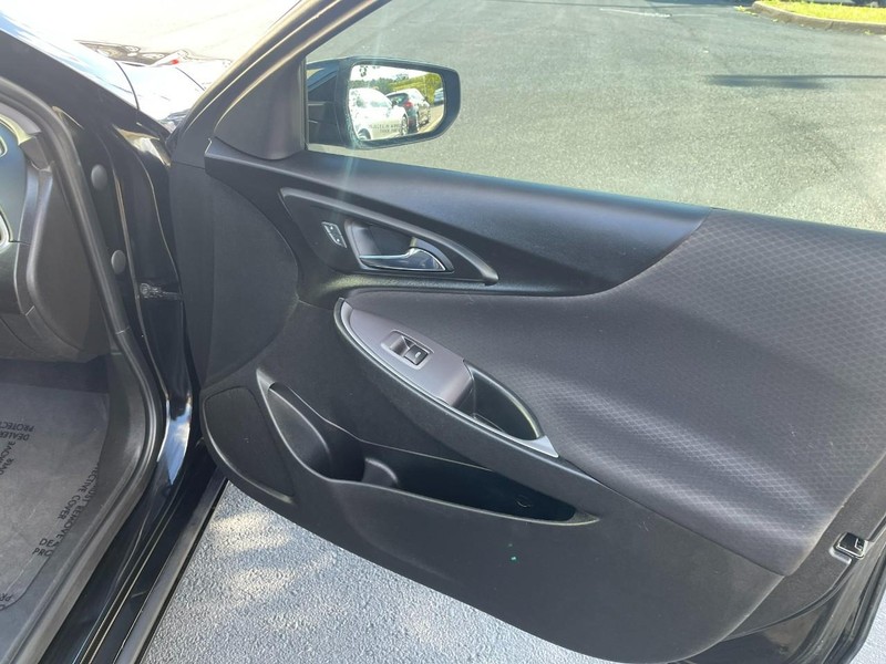 Chevrolet Malibu Vehicle Image 11