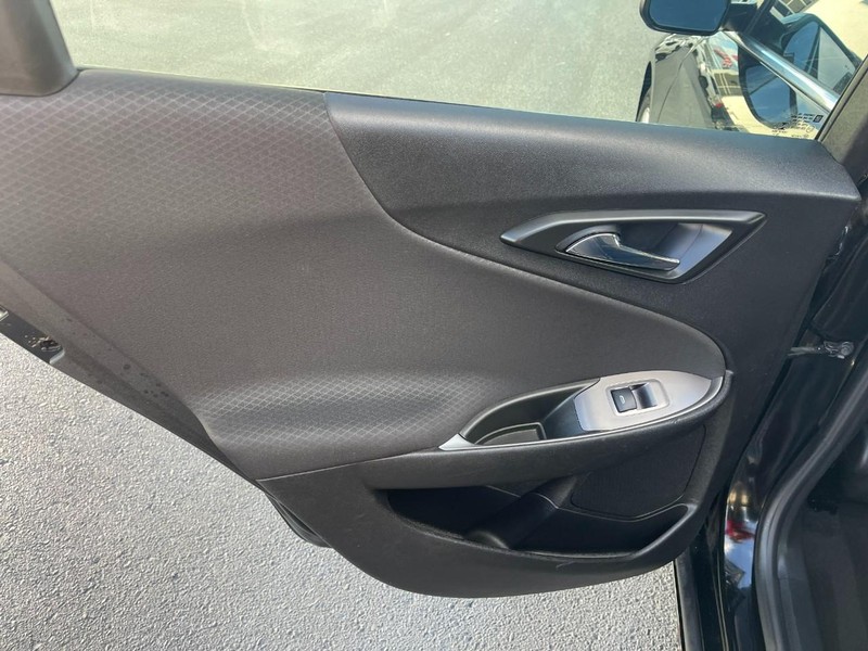 Chevrolet Malibu Vehicle Image 17