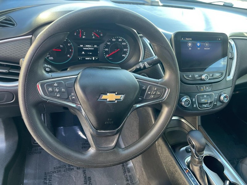 Chevrolet Malibu Vehicle Image 21
