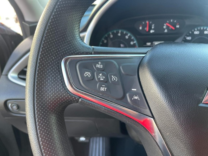 Chevrolet Malibu Vehicle Image 22