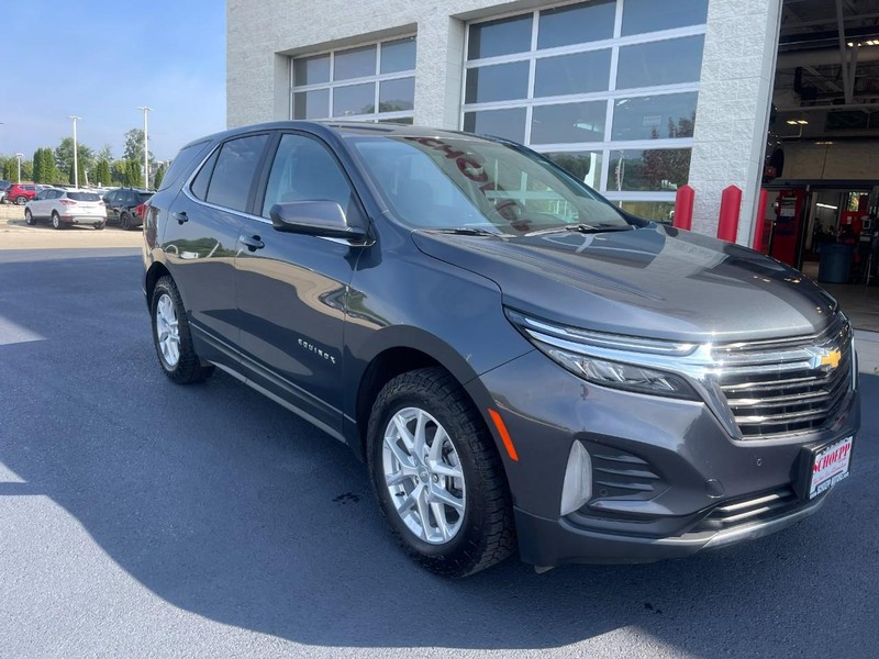 Chevrolet Equinox Vehicle Image 02