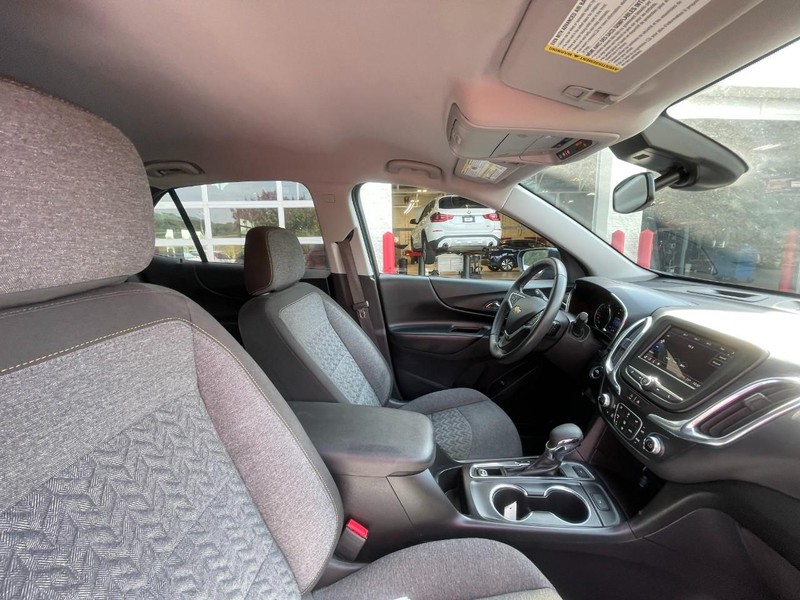 Chevrolet Equinox Vehicle Image 10