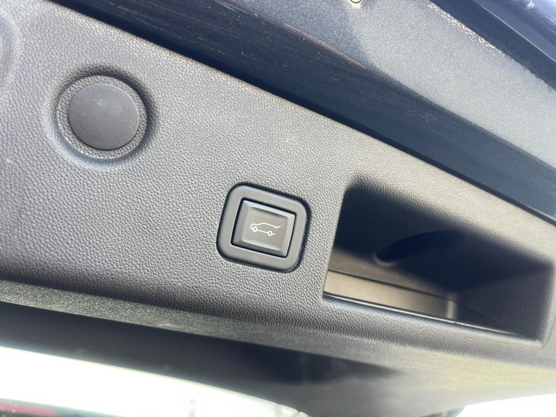 Chevrolet Equinox Vehicle Image 15