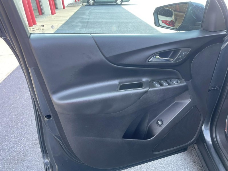 Chevrolet Equinox Vehicle Image 19