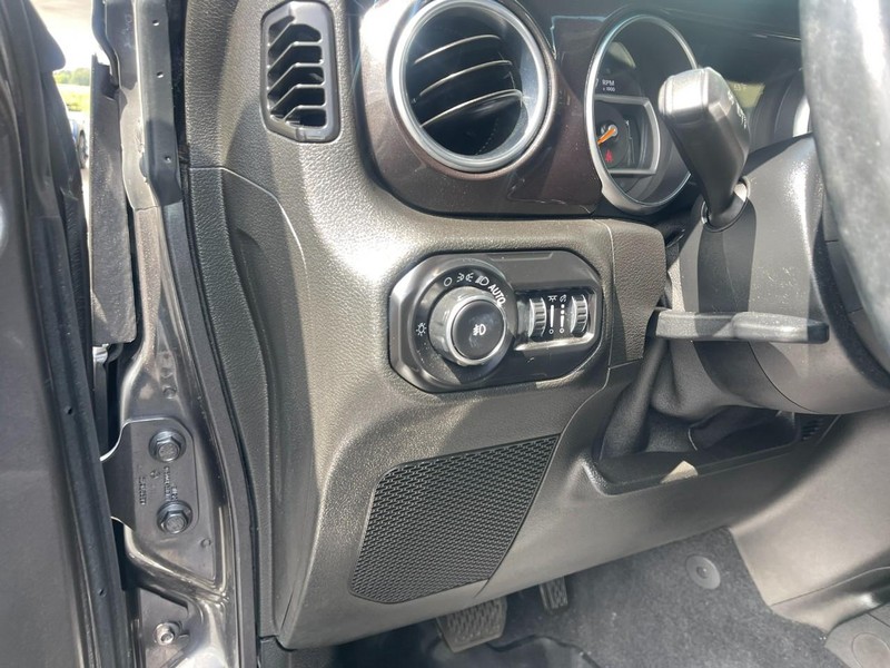 Jeep Wrangler Unlimited Vehicle Image 22