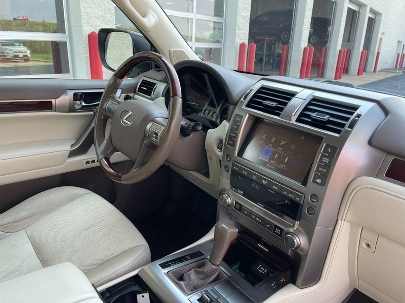 Lexus GX 460 Vehicle Image 07