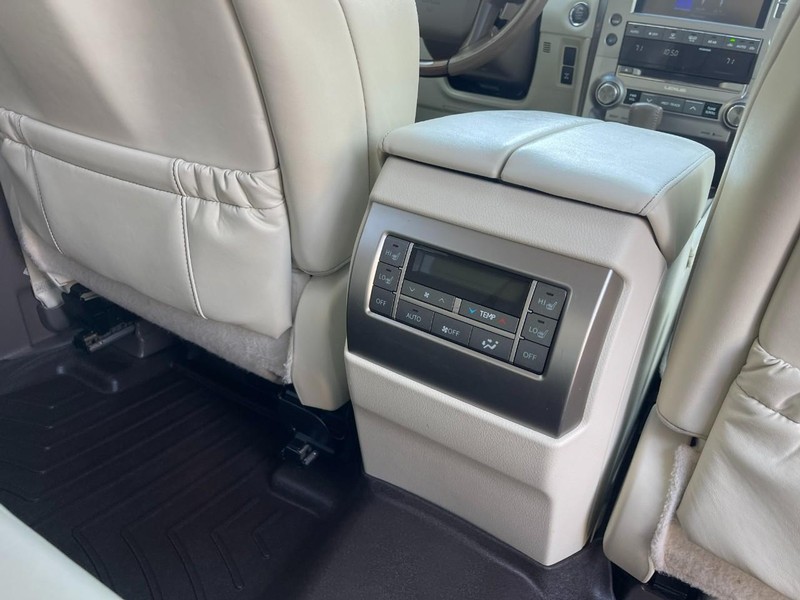 Lexus GX 460 Vehicle Image 12