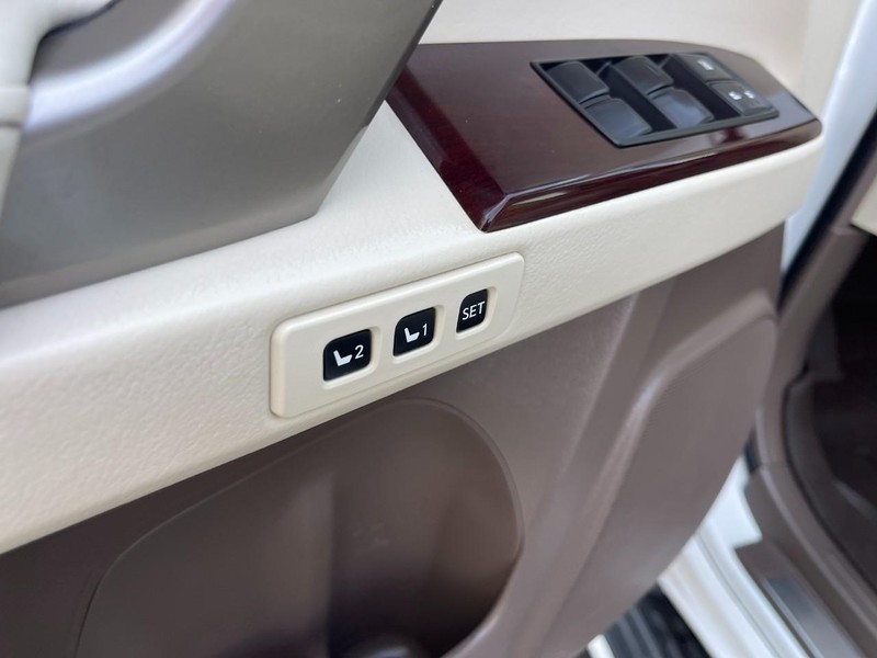 Lexus GX 460 Vehicle Image 22