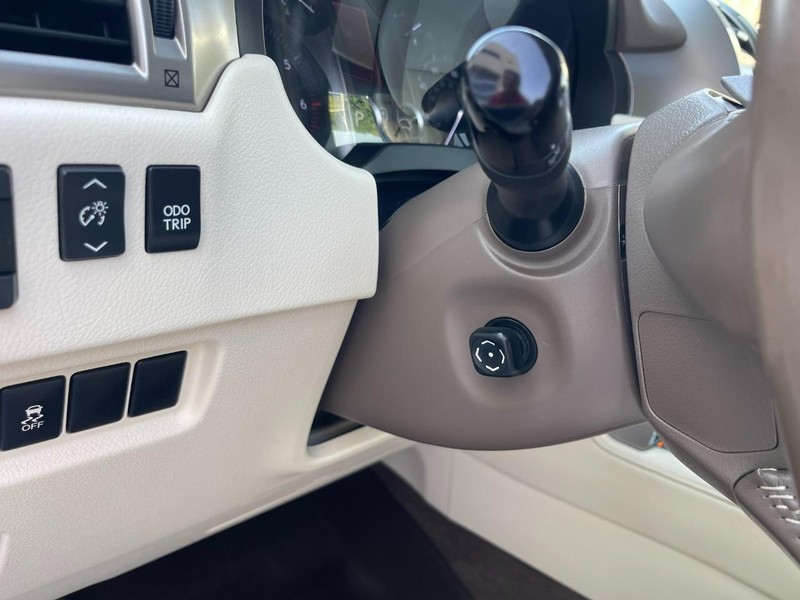 Lexus GX 460 Vehicle Image 24