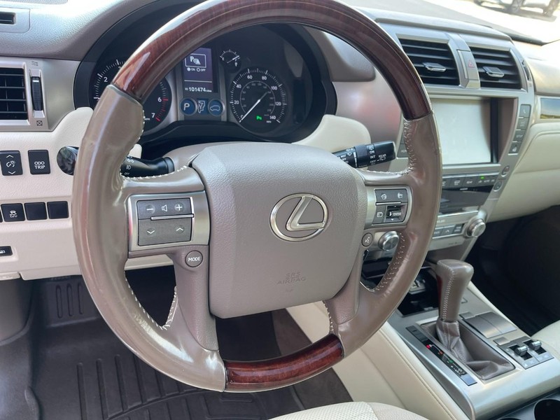 Lexus GX 460 Vehicle Image 25