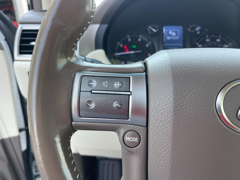 Lexus GX 460 Vehicle Image 26
