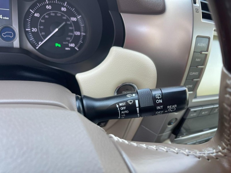 Lexus GX 460 Vehicle Image 29