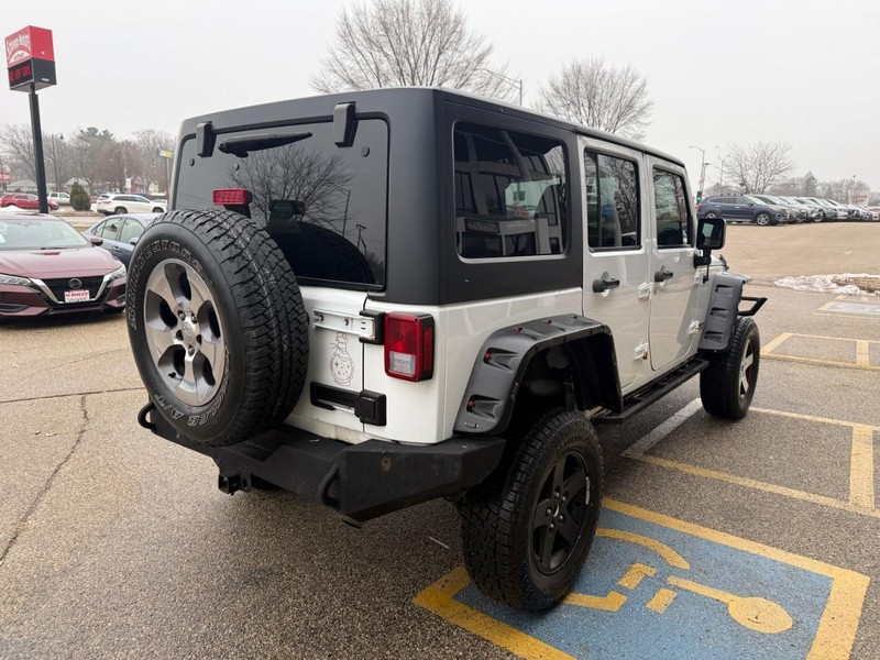 Jeep Wrangler Unlimited Vehicle Image 05