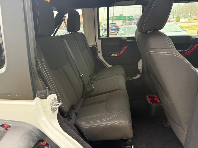 Jeep Wrangler Unlimited Vehicle Image 13