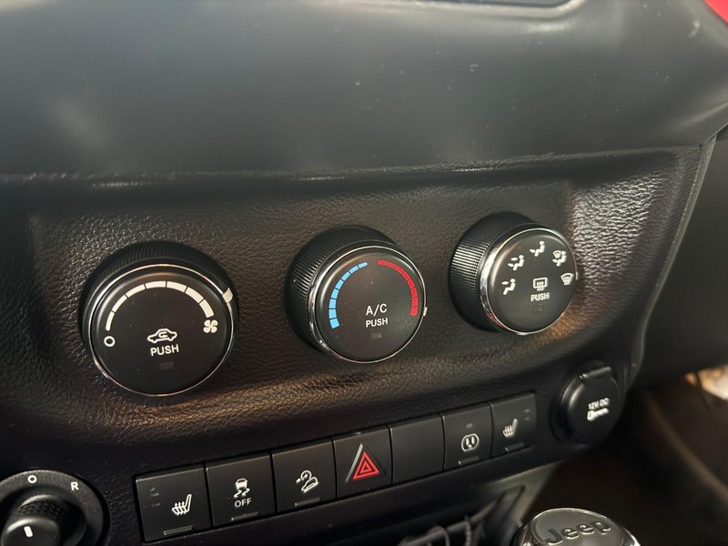 Jeep Wrangler Unlimited Vehicle Image 23