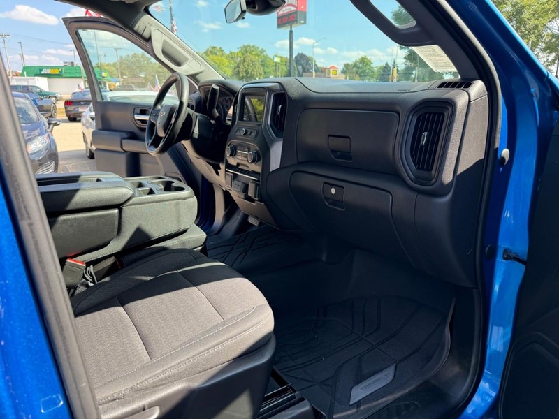 Chevrolet Silverado 1500 Vehicle Image 16