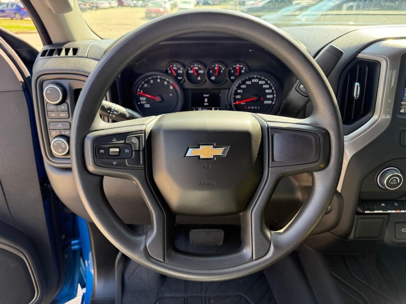 Chevrolet Silverado 1500 Vehicle Image 18