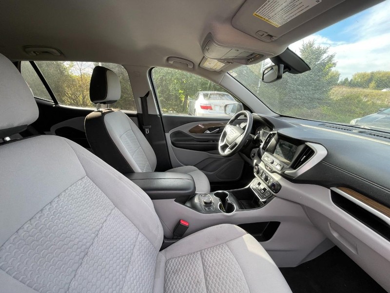 GMC Terrain Vehicle Image 03